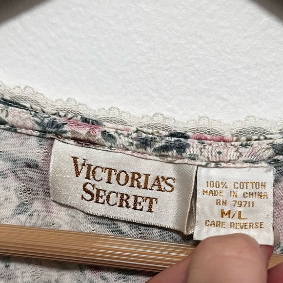 VICTORIA’S SECRET Lace Floral Long Sleeve asleep Shirt Nightgown Size M/L - Picture 3 of 11